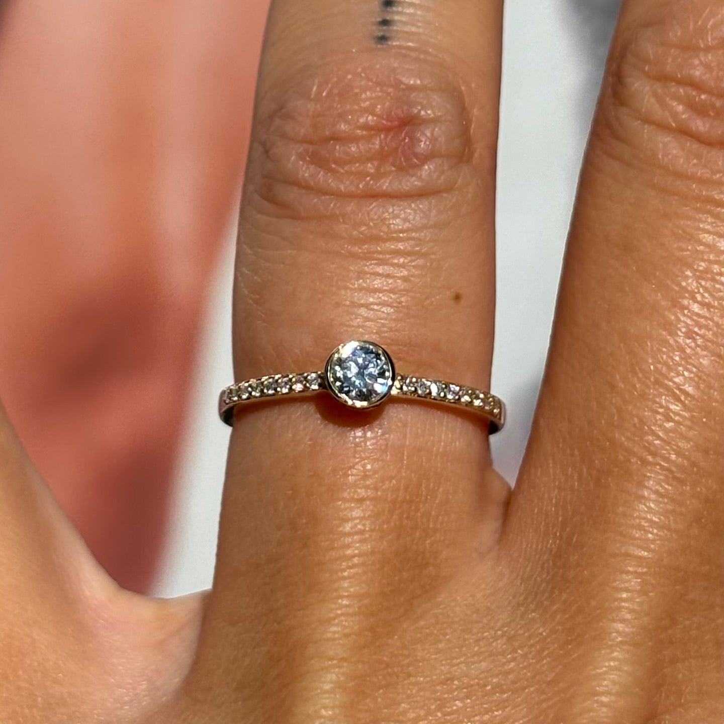 Дамски пръстен жълто злато с диаманти 0.35 карата